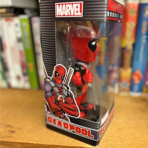 Marvel Deadpool Bobble Head Wacky Wobbler in Box - Picture 2 of 7